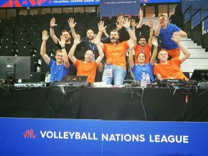 Yoan et la team animation de la Volleyball Nations League à Lille