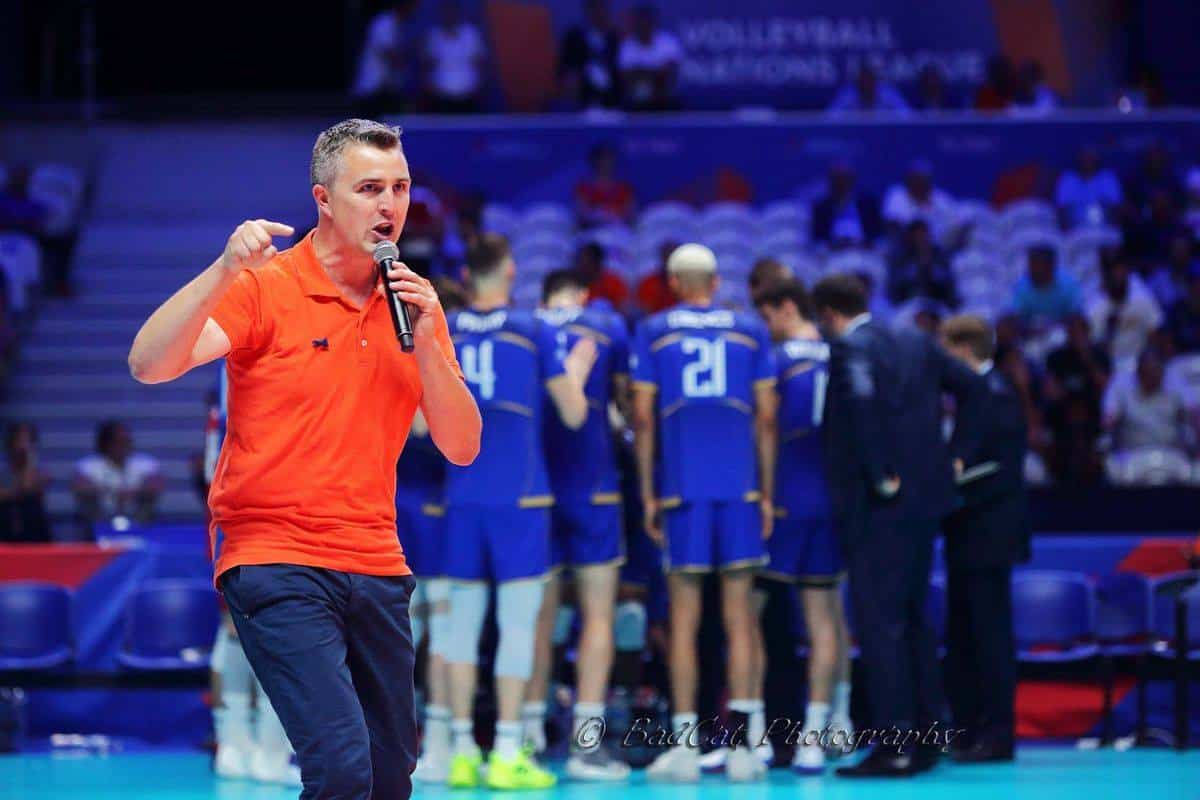 Yoan, ambianceur et speaker pour l'Equipe de France de Volley